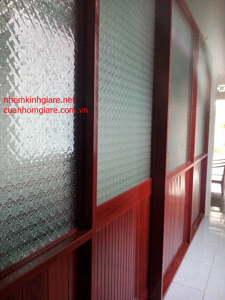 Vách ngăn kính đẹp sang trọng 