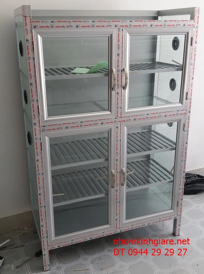 Mẫu tủ nhôm kính đựng chén bát số 1