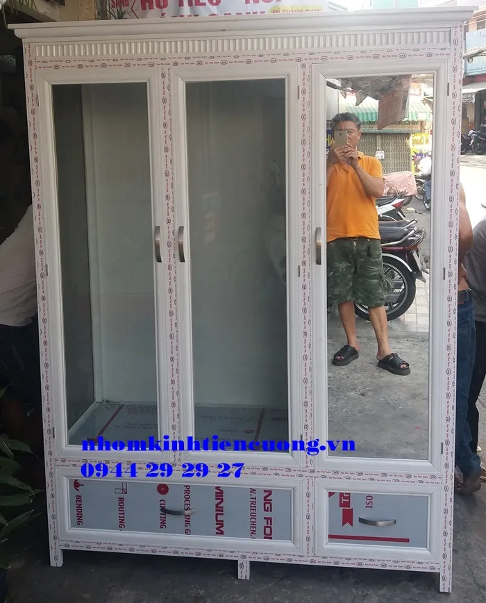 Thi công tủ quần áo bằng nhôm kính bền đẹp 