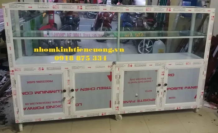 Tủ bán hàng nhôm kính 4 tủ bán hàng nhôm kính