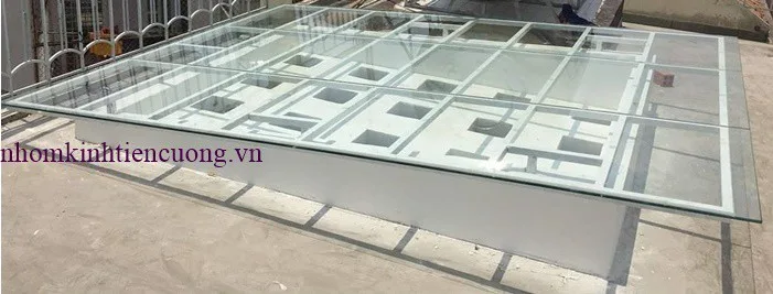 Mái Kính Giếng Trời