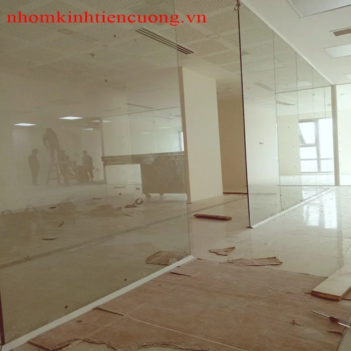 Mẫu Cửa Kính Cường Lực Đẹp Cùng Phụ Kiện Khóa Cao Cấp