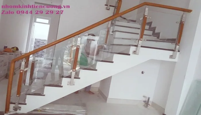 Sử Dụng Kính Cường Lực Có An Toàn Không