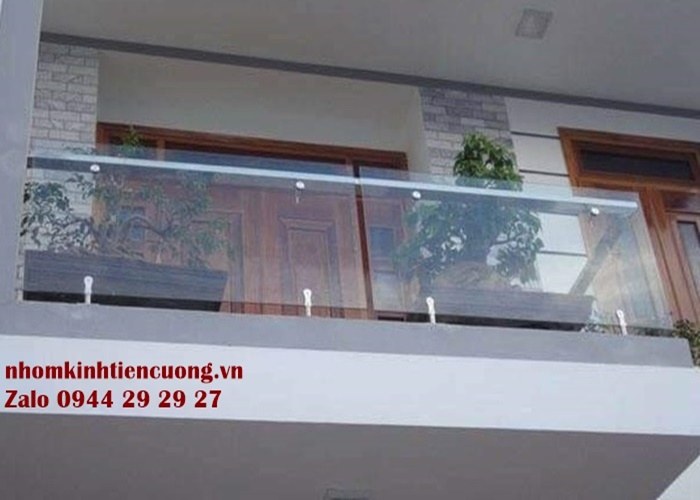 Lắp Đặt Lan Can Kính