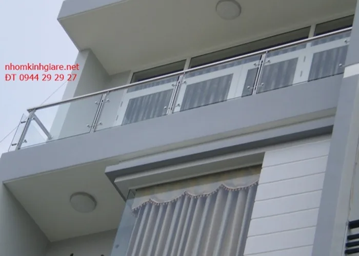 Lan Can Kính Cường Lực