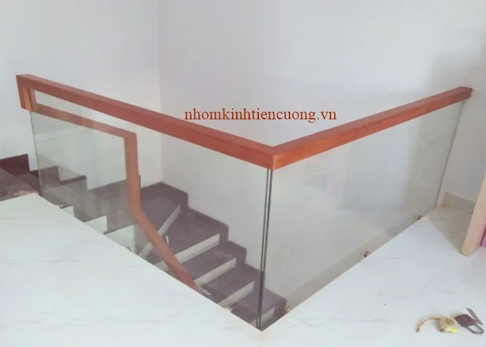 Lắp đặt lan can kính 3 Lắp Đặt Lan Can Kính