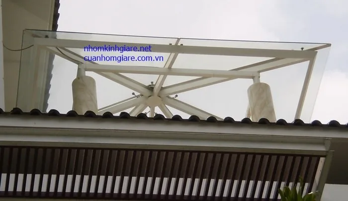 Giá cửa kính cường lực