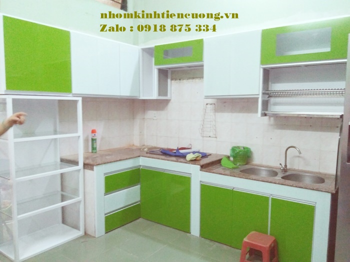 Tủ bếp treo tường nhôm kính 2