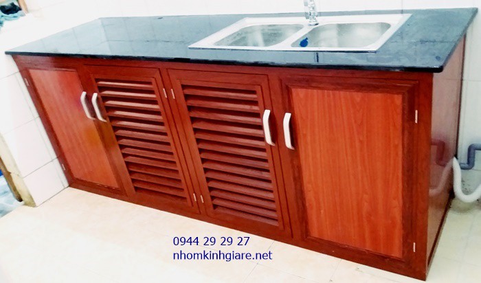 Báo giá tủ bếp nhôm kính vân gỗ mới nhất hiện nay