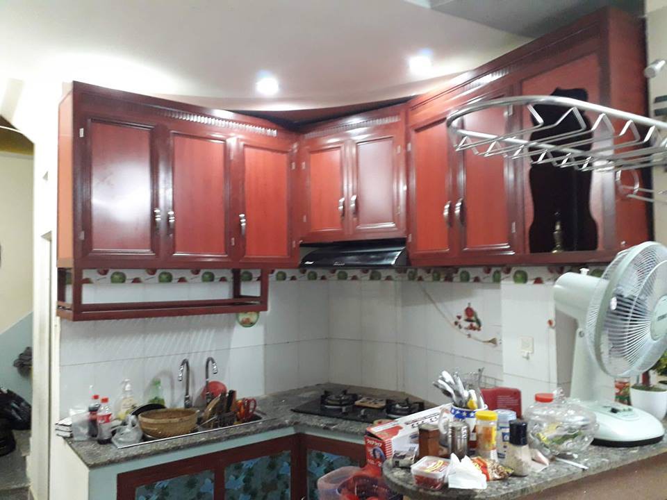 Tủ bếp nhôm hệ vân gỗ tủ bếp nhôm kính vân gỗ