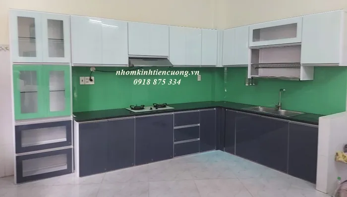 Tủ nhôm bếp sơn tĩnh điện ốp kính màu đẹp