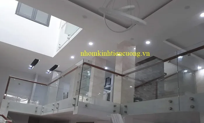 LAN CAN KÍNH
