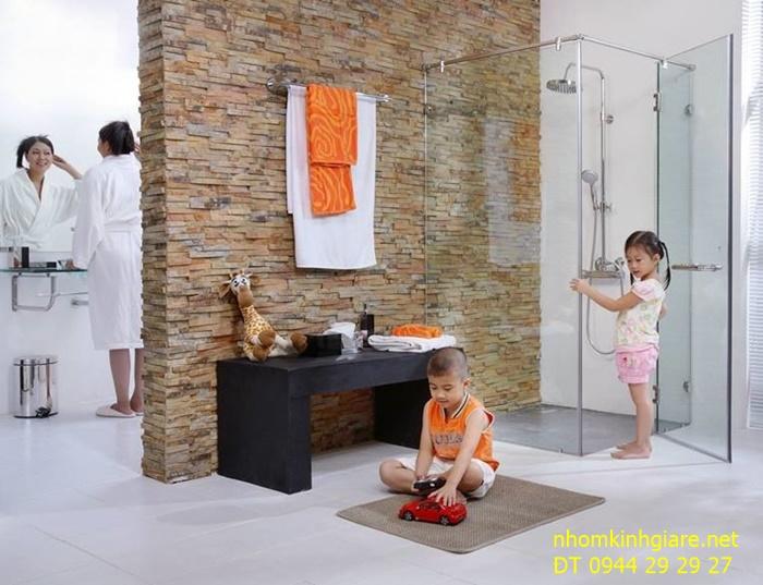 Vách kính phòng tắm đẹp
